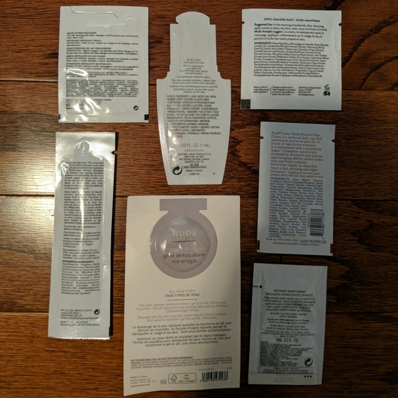 🎉SOLD🎉 - Beauty samples bundle with make up bag - Picture 3 of 8